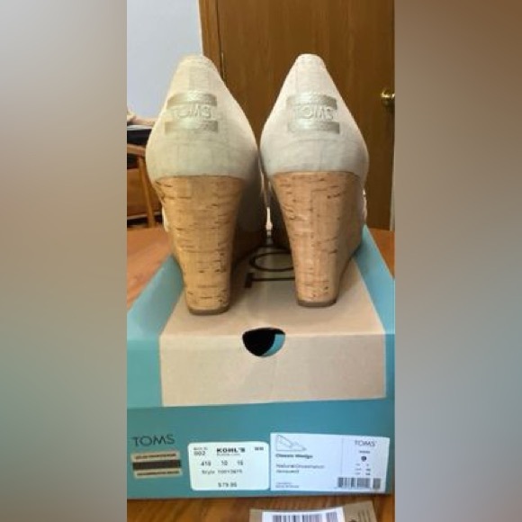 Toms heels size 9 Wore once and they are the wrong size. Great Condition! - Picture 6 of 7